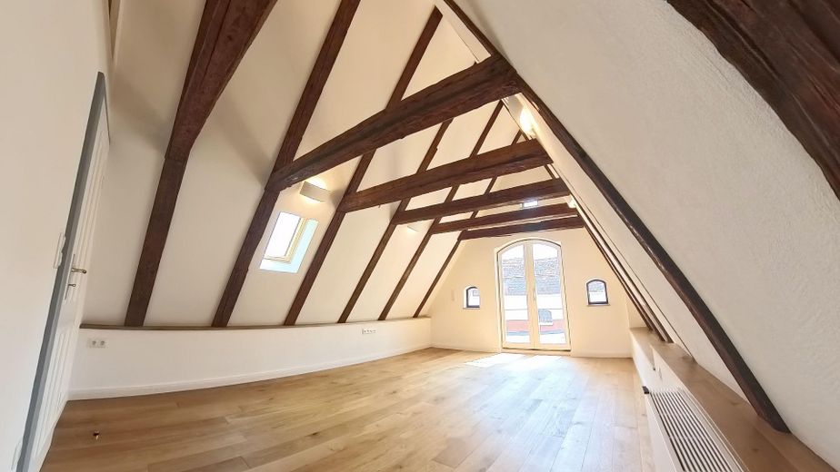 Stilvoll modernisiert: 4-Zimmer-Dachgeschosswohnung in Freising mit Dachterrasse – Zimmer 3