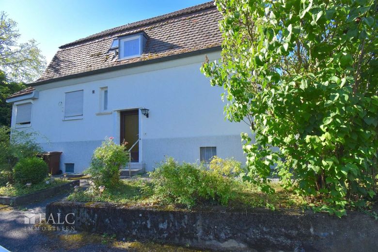 Großes Grundstück mit Handwerkerhaus – Außenansicht