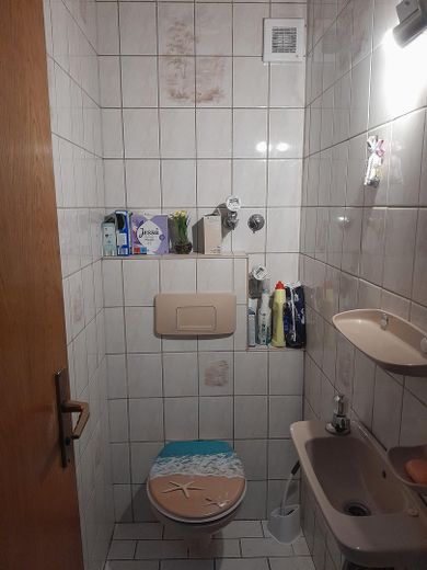 متاح فورًا للسكن في منطقة شانز! 70 م² مع شرفة وحساب احتياطي مرتفع – WC