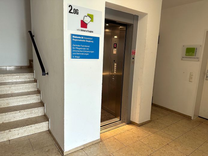 Appartamento 2° piano, ascensore, pochi passi dalla stazione ICE – Eingang EG