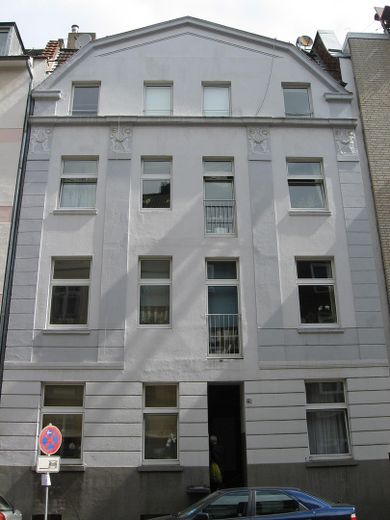 Appartamento mansardato libero a Düsseldorf/ Bilk con vista sulla torre della televisione – Foto 1