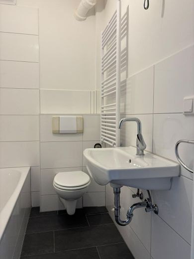 Ideale 2 Zimmer Single-Wohnung – Badezimmer