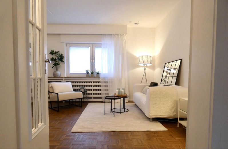 Stilvolle Innenstadtwohung 62 m2 in historischem Wohnhaus, Griesheim-DA – Blick in den Wohnbereich