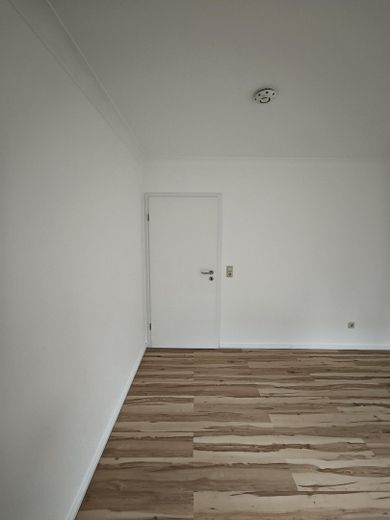 Helle 86 m² 3 Zimmer Wohnung mit Balkon & Keller in Hachenburg Krankenhaus – Schlafzimmer