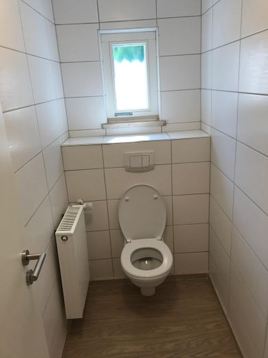 Wspaniała przestronna nieruchomość komercyjna z atrakcyjnymi możliwościami użytkowania w Marktoberdorf – Zdjęcie 8