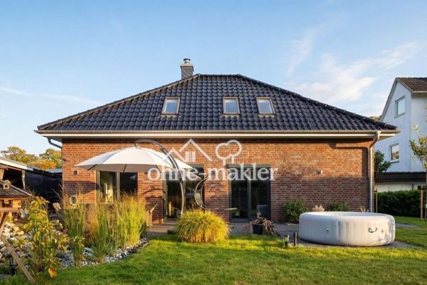 Luxurious bungalow directly on the state border with Schwanewede ** €719,000 negotiable or offer**