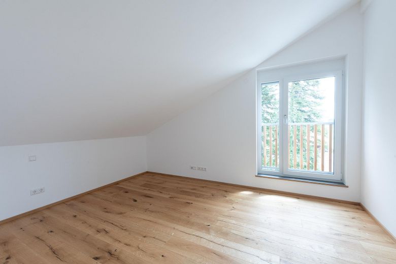 4-Zimmer Maisonettewohnung, Balkon mit Grüntenblick B-22 – Zimmer  1 DG