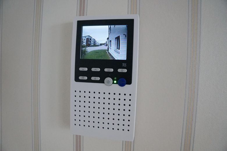 Markdorf’ta Alpler manzaralı, asansörlü ve küçük bir konut kompleksinde güneş alan 2,5 odalı çatı katı dairesi – Fotoğraf 7