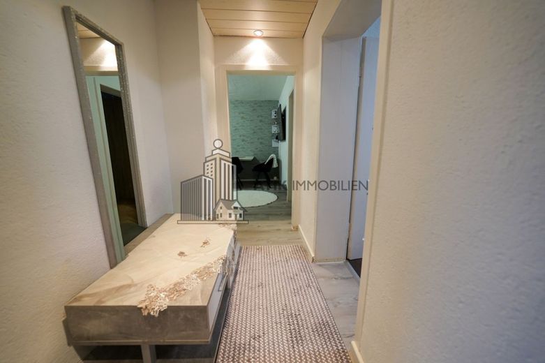 ATIK: Gemütliche 3-Zimmer-Wohnung in ruhiger Lage – Eingangsbereich
