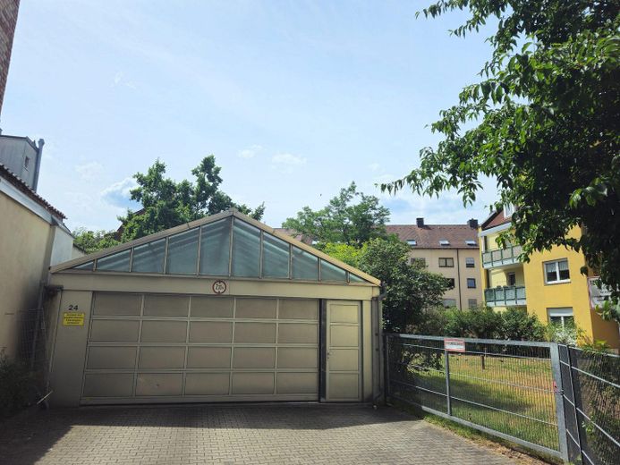*Provisionsfrei*Von Eigentümerin,sofort frei, stillvolle Wohnung mit Tiefgarage – Einfahrt zur Tiefgarage