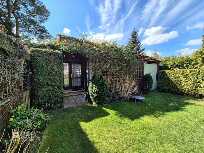 **Charmantes Einfamilienhaus in Seenähe**- FALC IMMOBILIEN – Garten