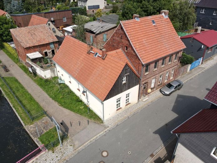 Ein/Mehrfamilienhaus