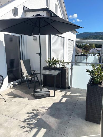 شقة مريحة من 3 غرف في غاغناو-أوتناو، بالطابق العلوي – Balkon