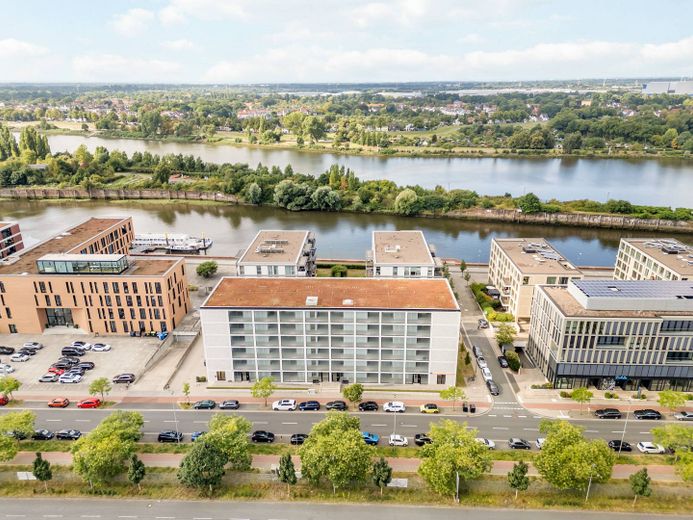 Moderne 3-Zimmer-Wohnung mit Einbauküche und Balkon in Bremen! – Außenansicht III
