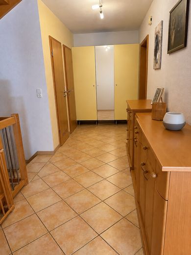Affascinante, spaziosa casa unifamiliare in posizione centrale a 65779 Kelkheim Münster – EG Flur
