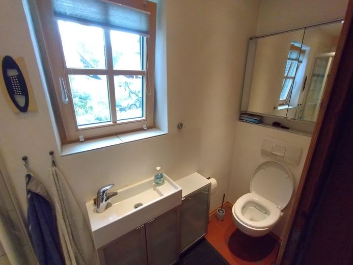 Per famiglie, casa unifamiliare indipendente a Eckental Brand da privato – Gäste WC