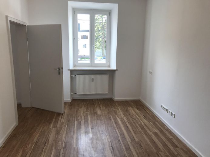 *Penzberg* - Hochwertige und attraktive Praxis- / Office- Gewerberäume in bester Zentrumslage – Büro_02_02