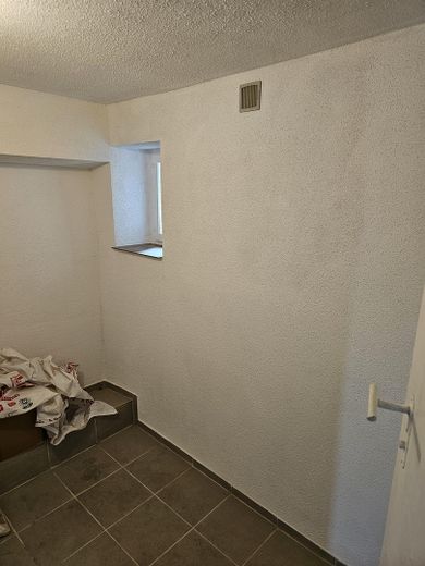 Vollständig renoviertes und modernisiertes 5-Zimmer-Einfamilienhaus in Eichendorf – Abstellraum EG
