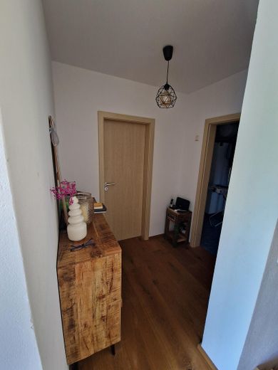 Starannie zaprojektowana nieruchomość z najwyższym komfortem mieszkania i wymarzonym ogrodem w idyllicznym otoczeniu – Photo 23