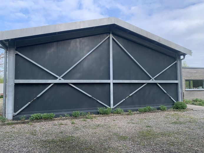 Halle Westansicht