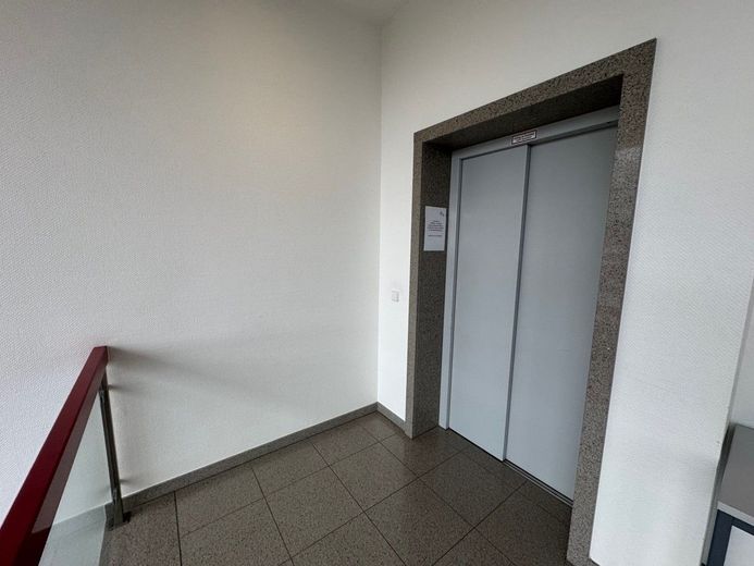 Bezugsfertige Büroimmobilie in zentraler Lage von Greven – Fahrstuhl