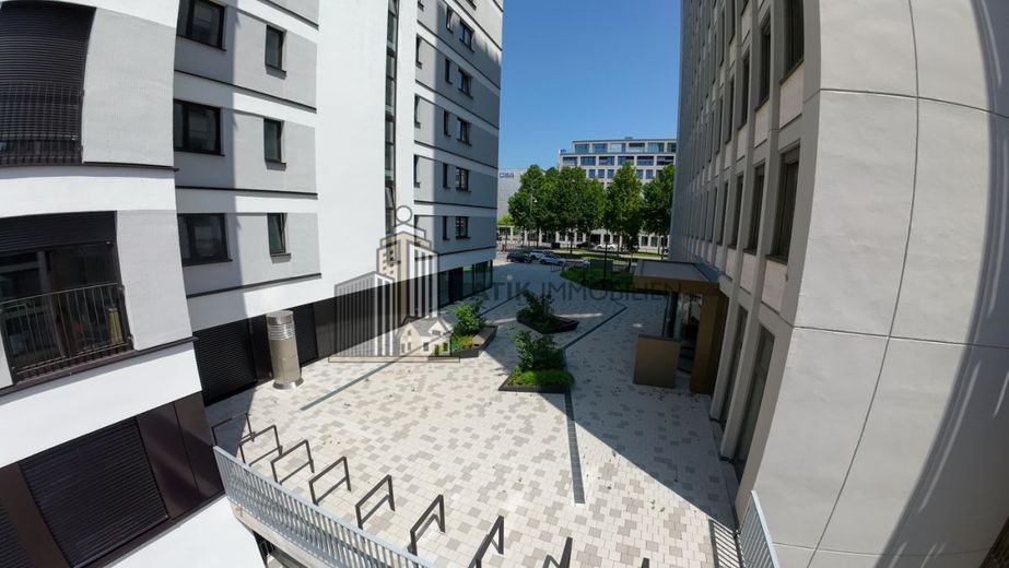ATIK: 13. OG revitalisiertes High‑End‑Büro mit spektakulärem Stadtpanorama CARL RISE -provisionsfrei – Drohnenaufnahme