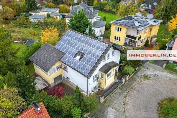 IMMOBERLIN.DE - منزل جذاب جدًا مع حديقة غربية ومرآب في موقع مناسب للعائلات