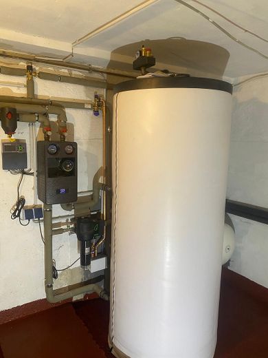 Modernisiertes Einfamilienhaus mit Kamin,Wallbox,bezugsfertig & tollem Wohngefühl – Neue Heizungsanlage/ Fernwärme