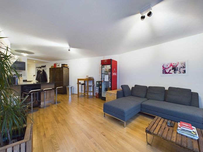 Premium Wohnen in Wandsbek: Helle Neubauwohnung mit Loggia und Team 7 Massivholzküche und Tiefgarage – Foto 8