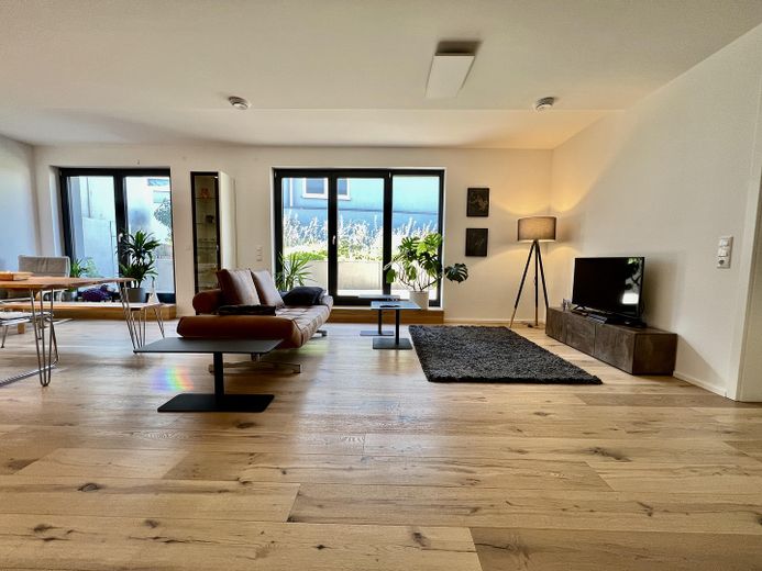 Jasne mieszkanie typu loft z tarasem szuka nowego najemcy – Wohnzimmer_3
