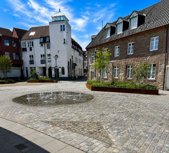Ampia unità a Stolberg con versatile potenziale di utilizzo – Hausansicht