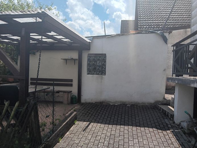 Verkaufe 2 Familien Haus mit Großem Grundstück  im sanierungsbedürftigen Zustand. – Foto 11