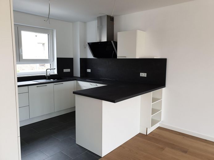 Schönes Zuhause mit viel Platz und schönem Ausblick in Innenstadtnähe von Kaiserslautern – Küche VOR Anbau der Bar