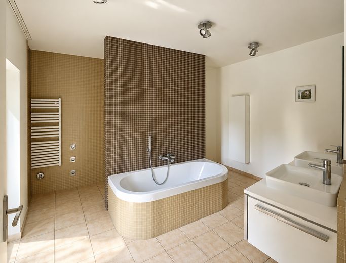 Hochwertige altersgerechte Wohnung mit Tiefgaragenstellplatz in Bocholt – Badezimmer