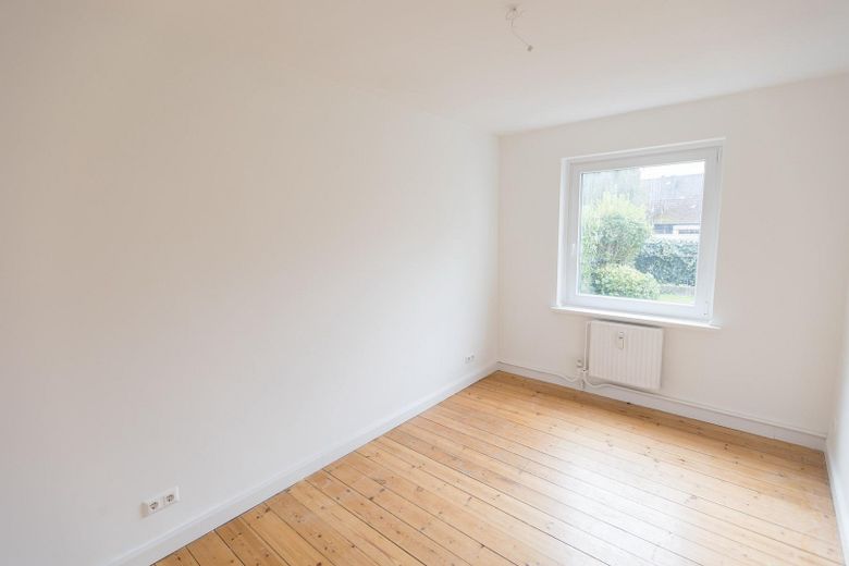Frisch Sanierte 2-Zimmerwohnung mit großer Küche in Harburg – Foto 1