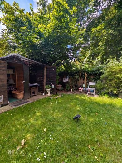 Grundsolides 9-FH in GE-Ückendorf: Hoher Cashflow &amp; massive Mietreserve bei 822 EUR/m² – Garten links 5
