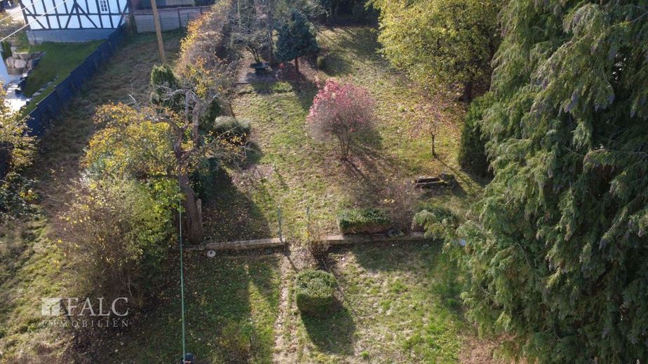 Großzügige Doppelhaushälfte – Garten