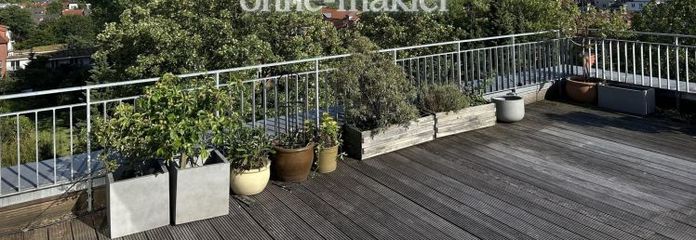 5.5-room maisonette penthouse apartment on Emilienstraße