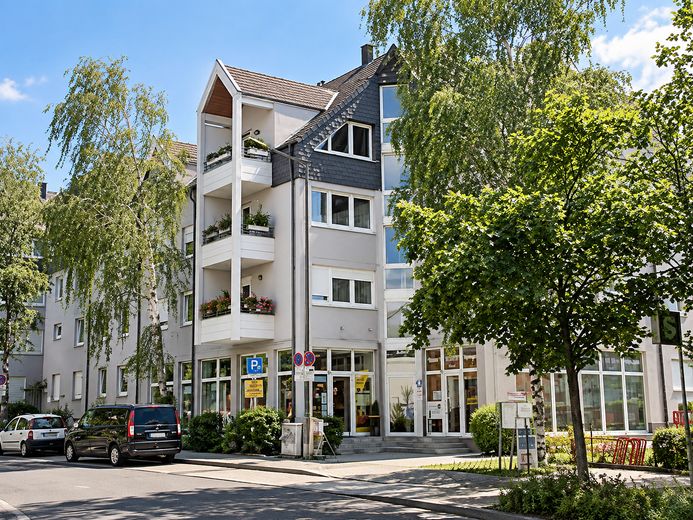 Helles 1-Zimmer-Apartment mit Südbalkon, Einbauküche und Stellplatz in Nürnberg-Laufamholz – Hausansicht