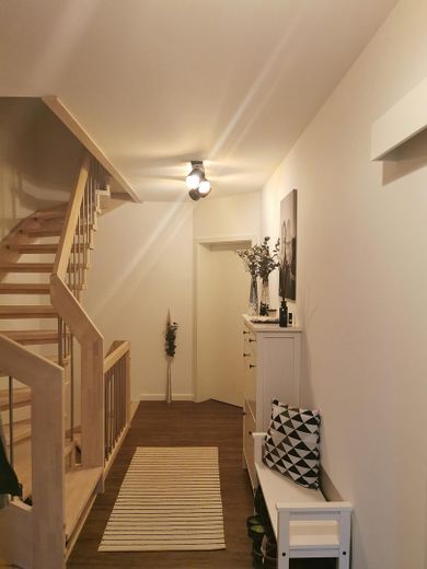 Senza provvigione - Tanto spazio per la famiglia: 121 m² di superficie abitabile + 64 m² di cantina - Anno di costruzione 2020 – Flur