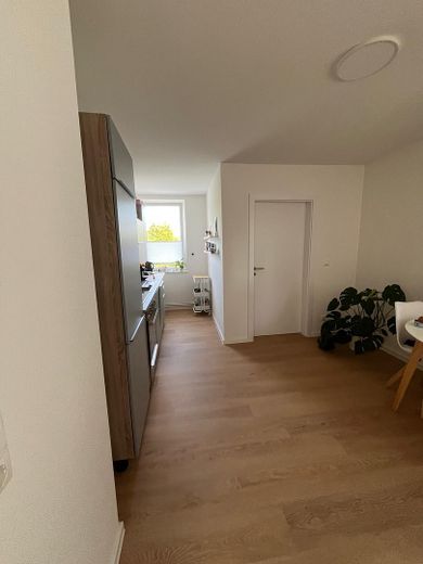 Sanierte 3-Zimmer-Wohnung mit Dachboden, Stellplatz und Gartenanteil – Küche
