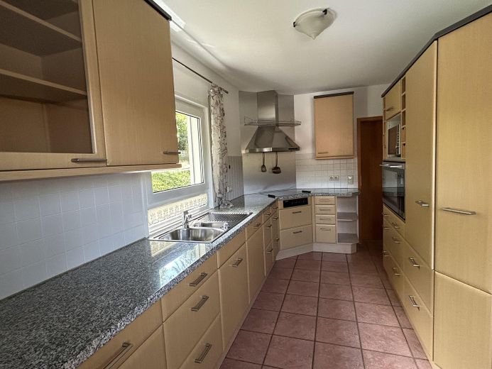 3,5Zi-Maisonette-Wohnung,2Garagen,Balkon,Küche,Kamin,GästeWC,Niedernhausen,Schäfersberg. – EG Küche +alle elektr.Geräte