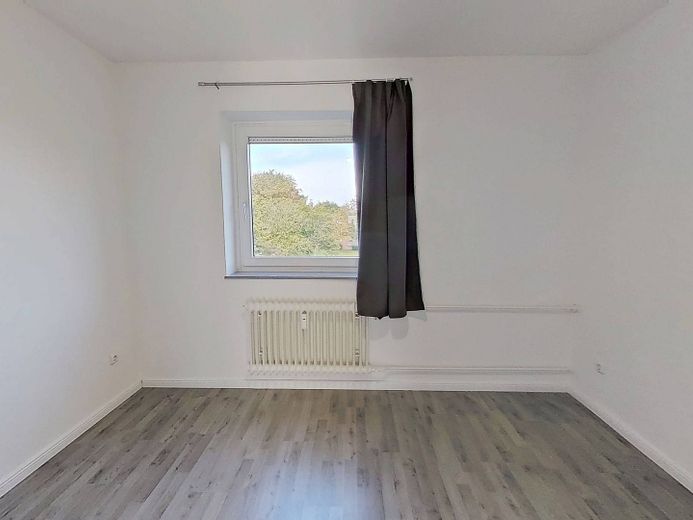 Comfortabel ingerichte 3-kam.-app. met BALKON, inbouwkeuken en ligbad – Ansicht I: Schlafzimmer I