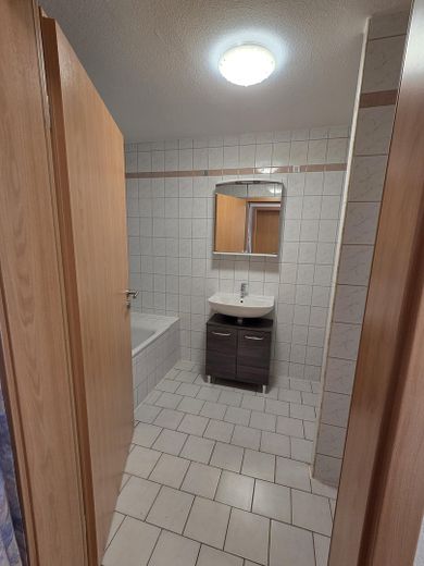 Contwig 2 Zimmer inkl. Küchenzeile und Badezimmer – Badezimmer