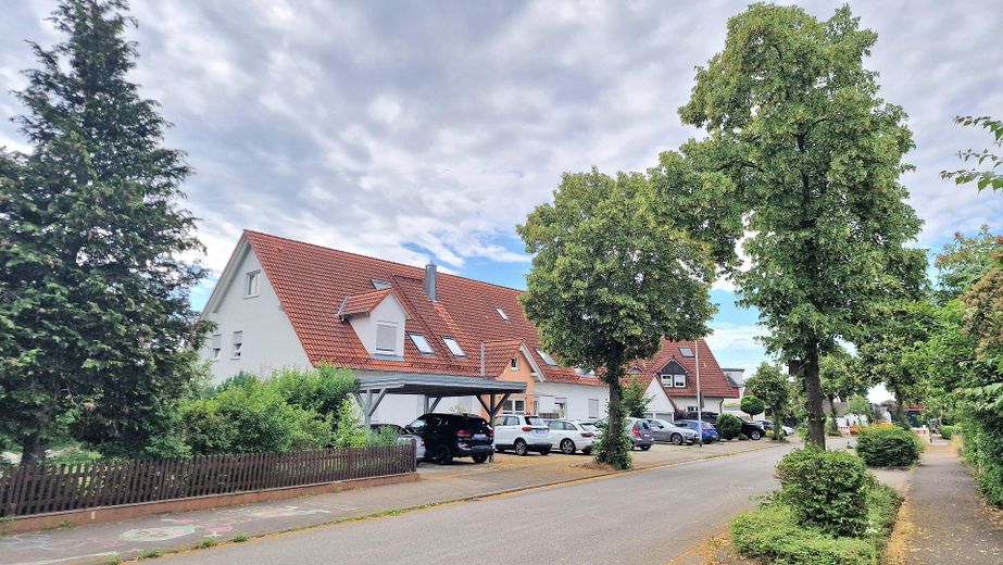 Neues Glück 🏡 Neues Zuhause – Hausansicht außen