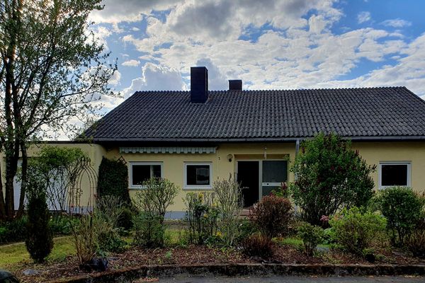 Maison individuelle avec grand jardin dans un quartier calme et bien entretenu, sans commission, vente directe par le propriétaire