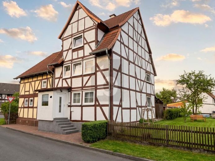 WOHNEN MIT CHARME – Foto 1