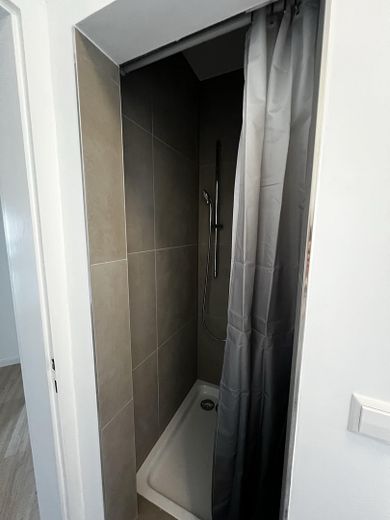 Neu renovierte 3 er WG in Stuttgart Ost 3.OG rechts – Bad