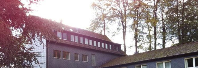 Voll verm. Mehrfamilienhaus + Reihenhaus-Ensemble in ruhiger Lage von Vohwinkel!