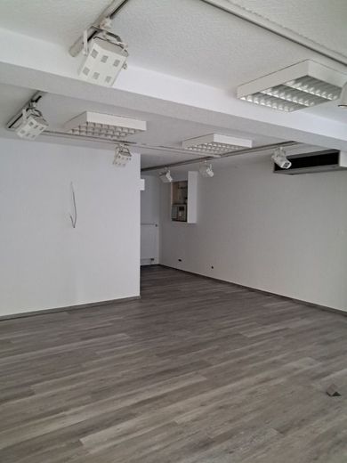 Barrierefreies Ladenlokal/Ausstellungsraum in der Innenstadt von Holzminden zu vermieten – 20230809_170316